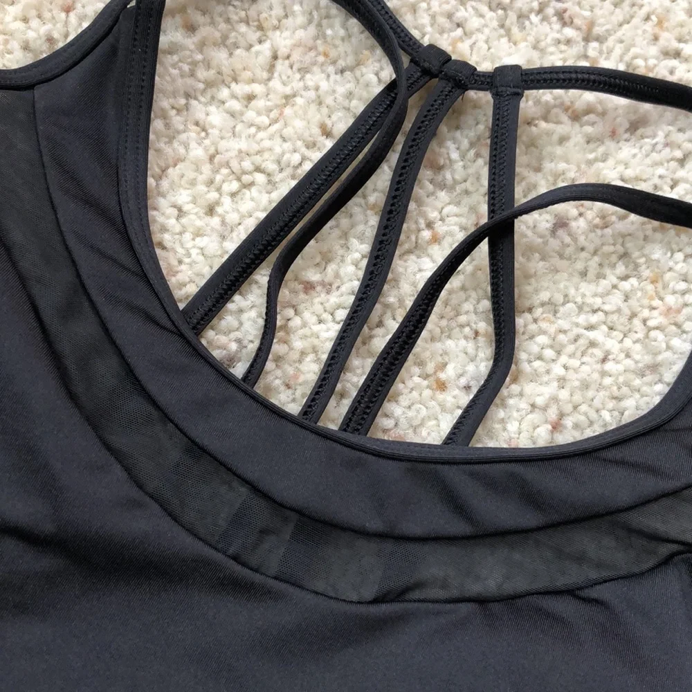 NWOT Victoria’s Secret Sports Bra - Picture 2 of 5
